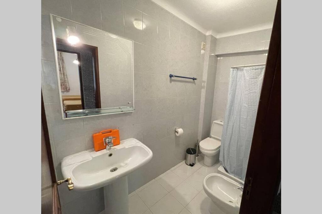 Blue - Beachfront Apartment アルマカオ・デ・ペラ エクステリア 写真