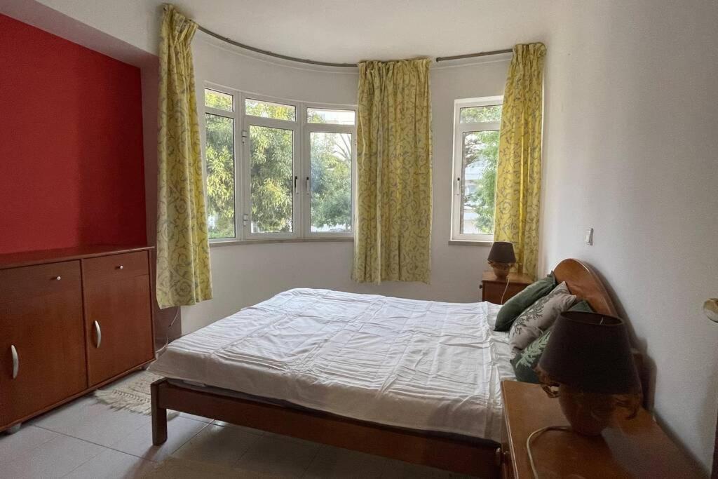 Blue - Beachfront Apartment アルマカオ・デ・ペラ エクステリア 写真